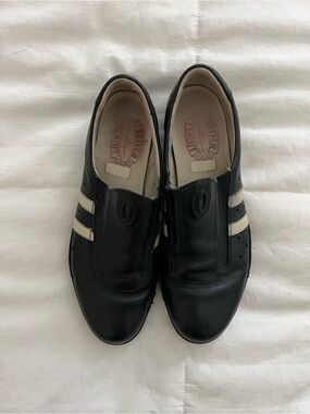 Trivet Flight Women’s Black Leather Slip-On Shoes Cream Stripes. Made in Italy